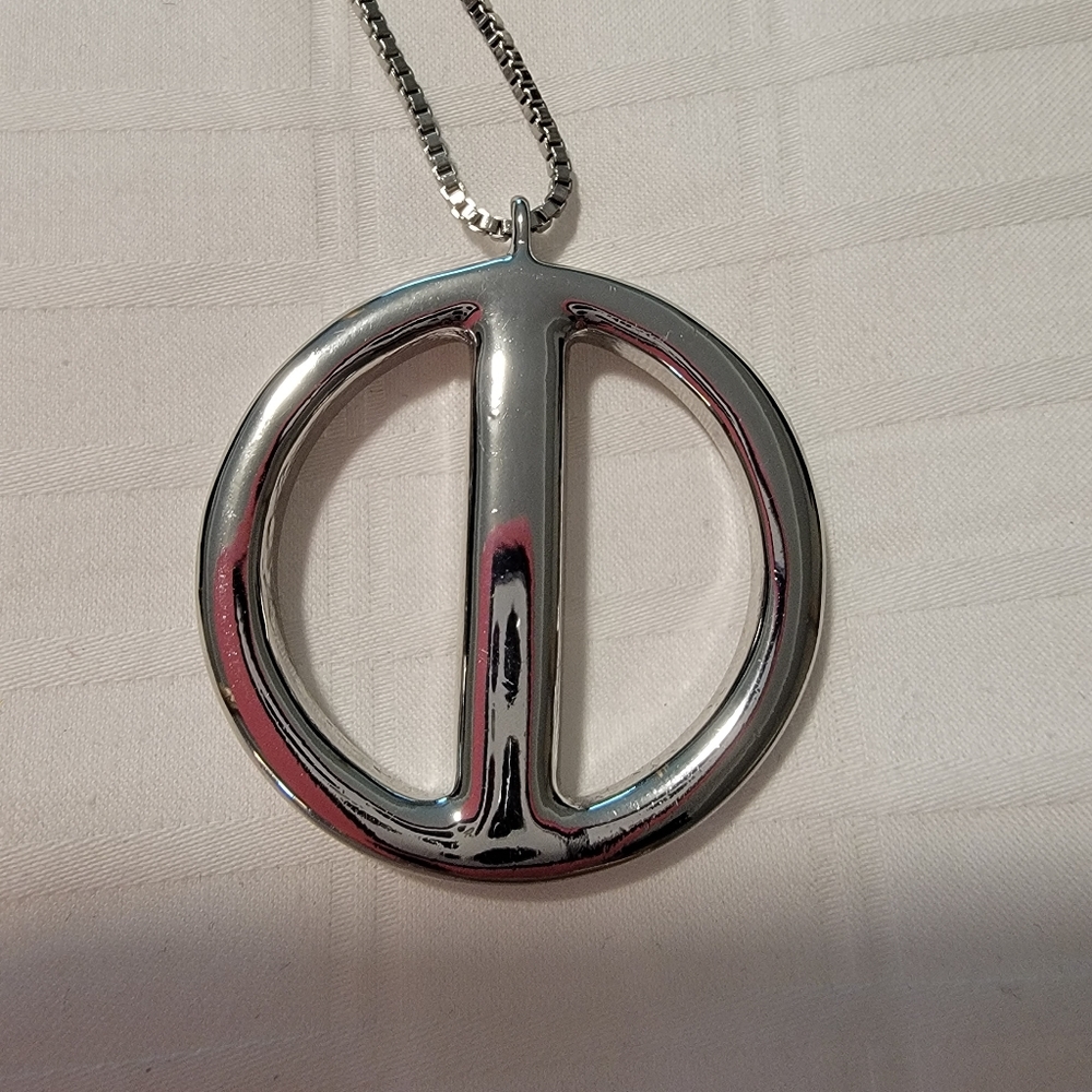 White House Black Market necklace - Picture 3 of 5